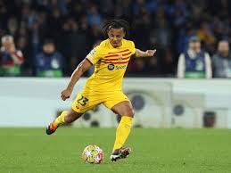 Koundé vs Napoli