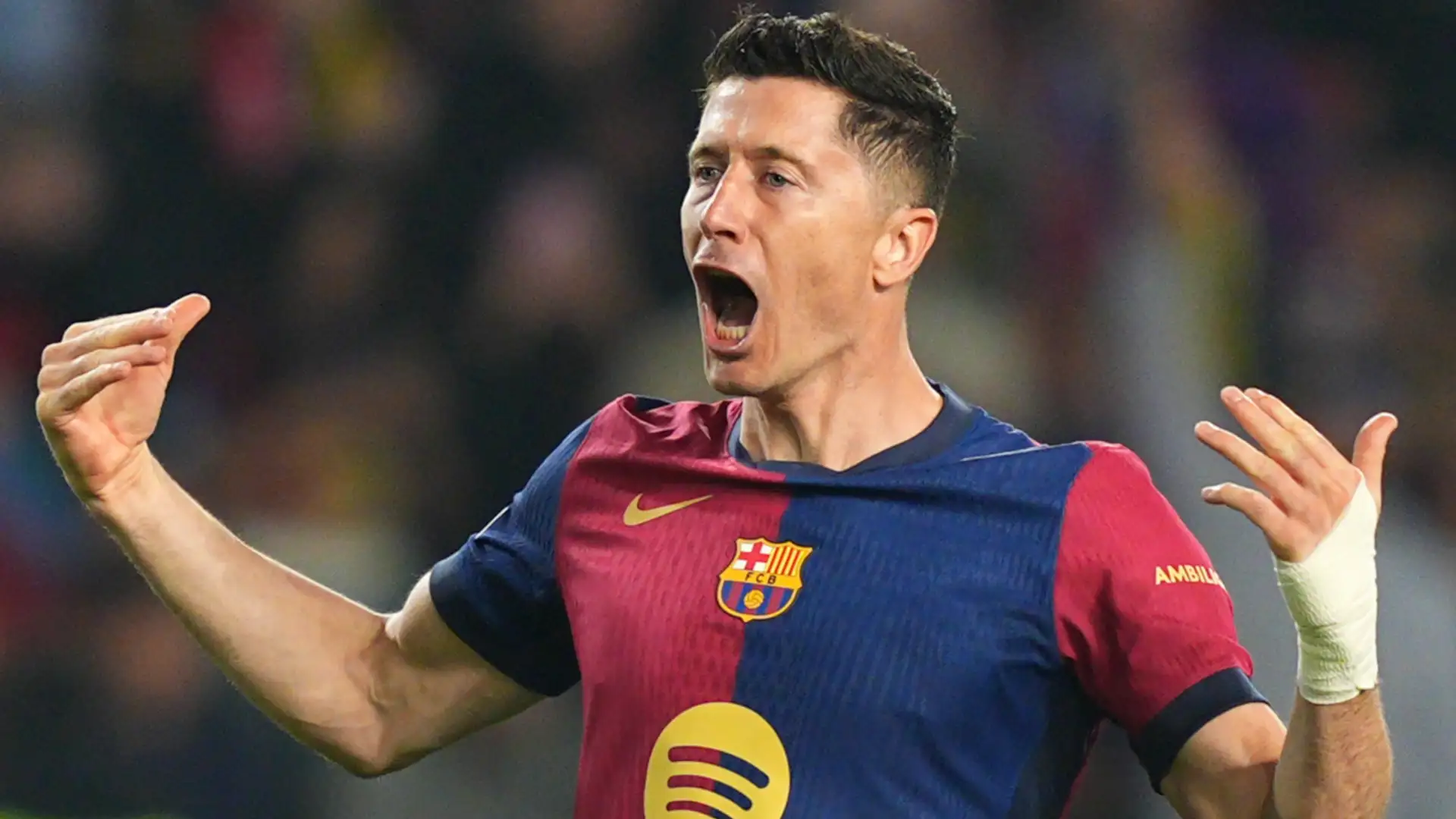 Lewandowski celebrando gol